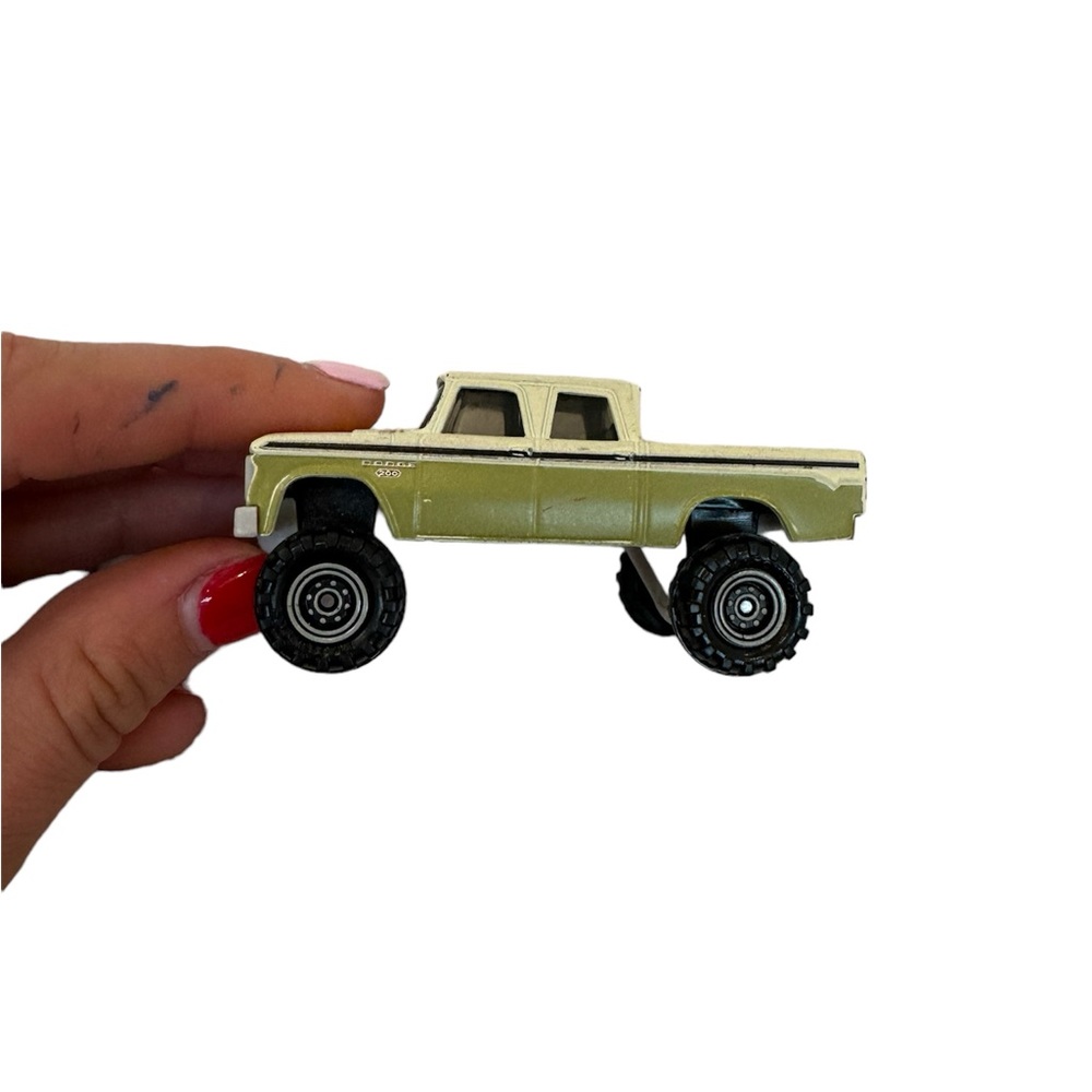 Matchbox 1968 Green Dodge Pickup D-200 2018 Mattel 1/64 Hot Wheel Car